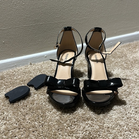 The Pashionista | Pashion convert able Footwear - Picture 5 of 6